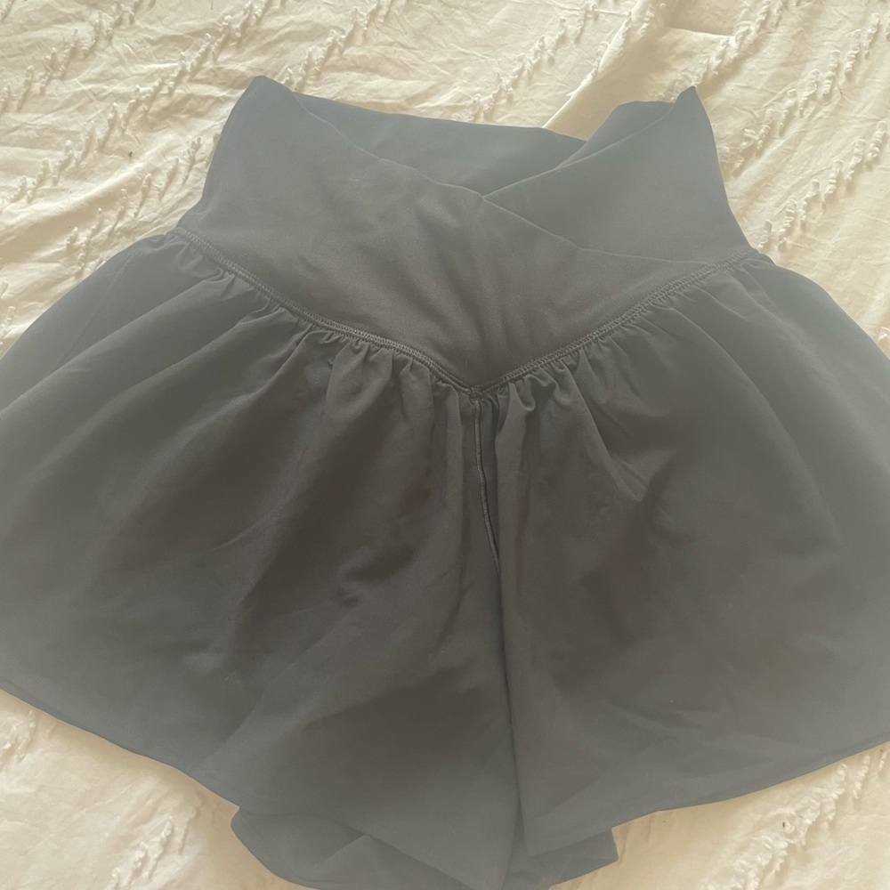 black flowy aerie shorts